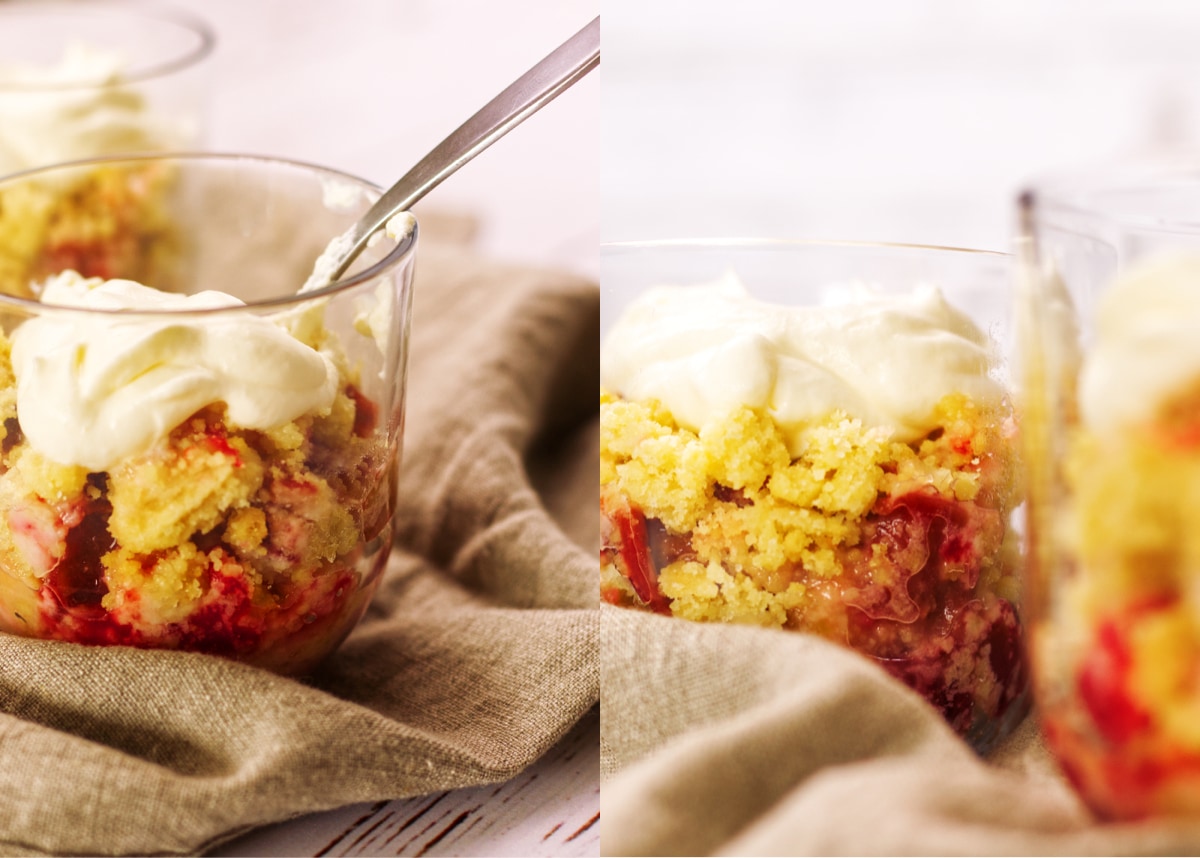 Rabarberkage med smuldredej og kold flødeskum Skal Vi Bage